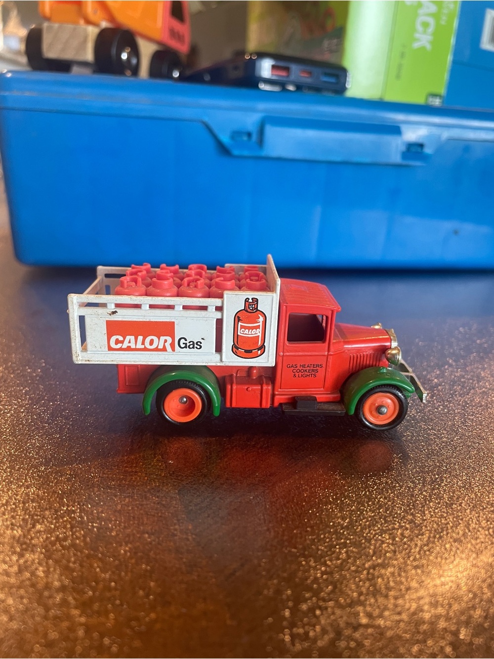 LLedo Days Gone DG20010 1934 Ford Stake Truck Calor Gas Heaters Cookers & Lights